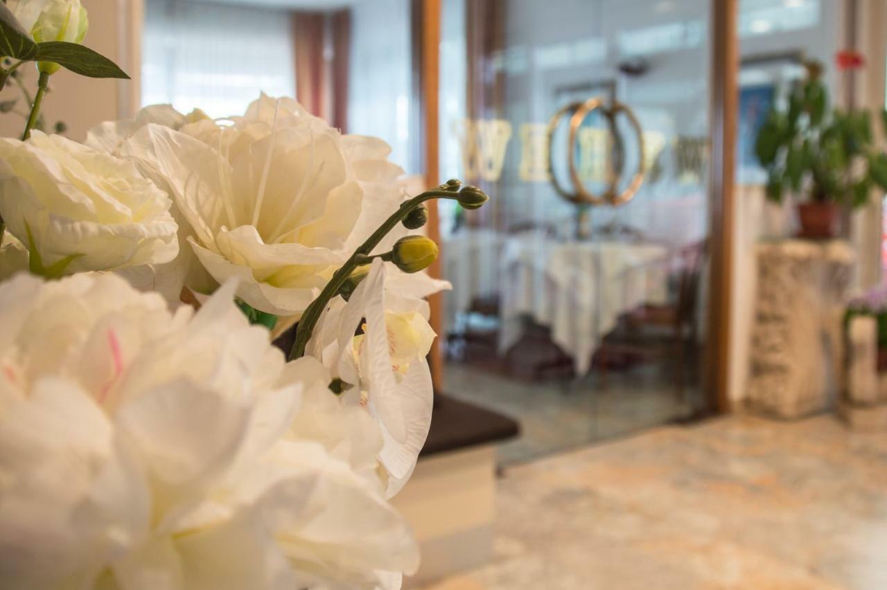 Hotel West End Alassio Exterior foto