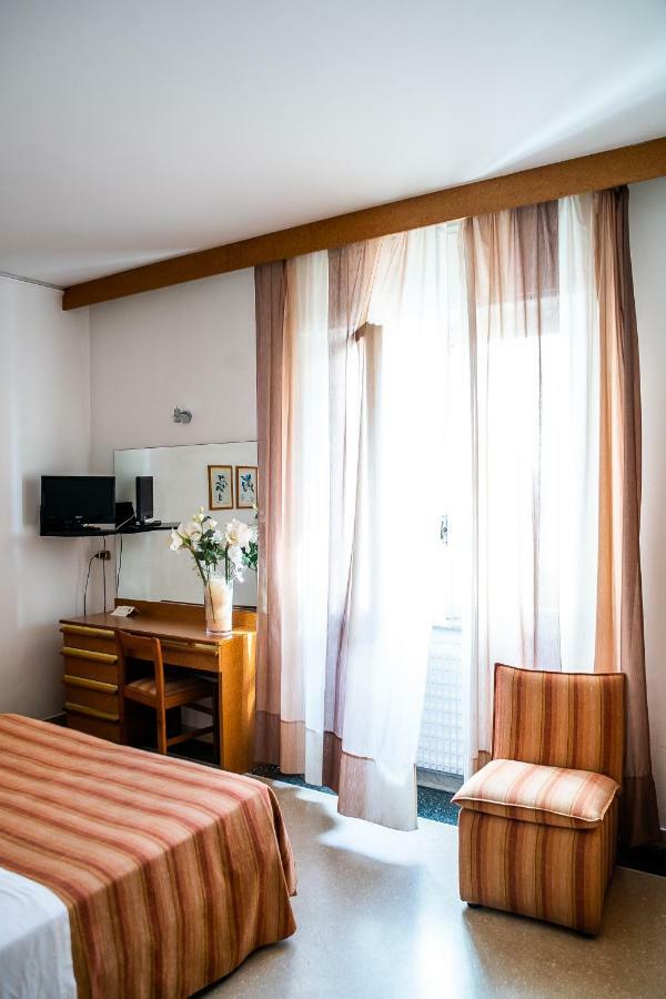 Hotel West End Alassio Exterior foto
