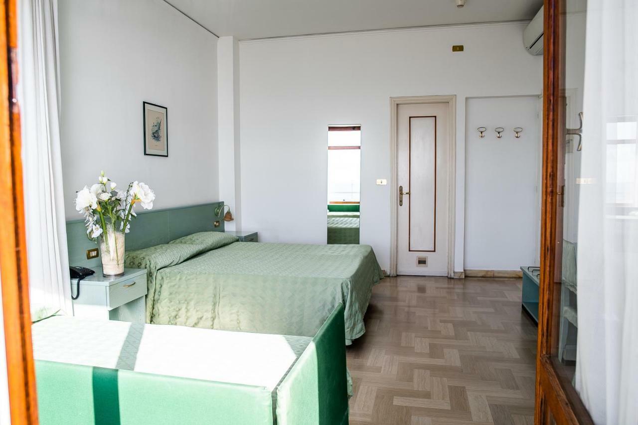 Hotel West End Alassio Exterior foto